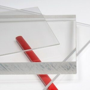 plexiglas-na-listi-prozrachen